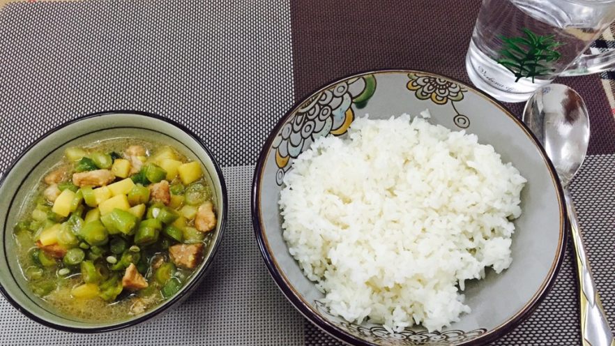 扁豆土豆猪肉卤拌米饭