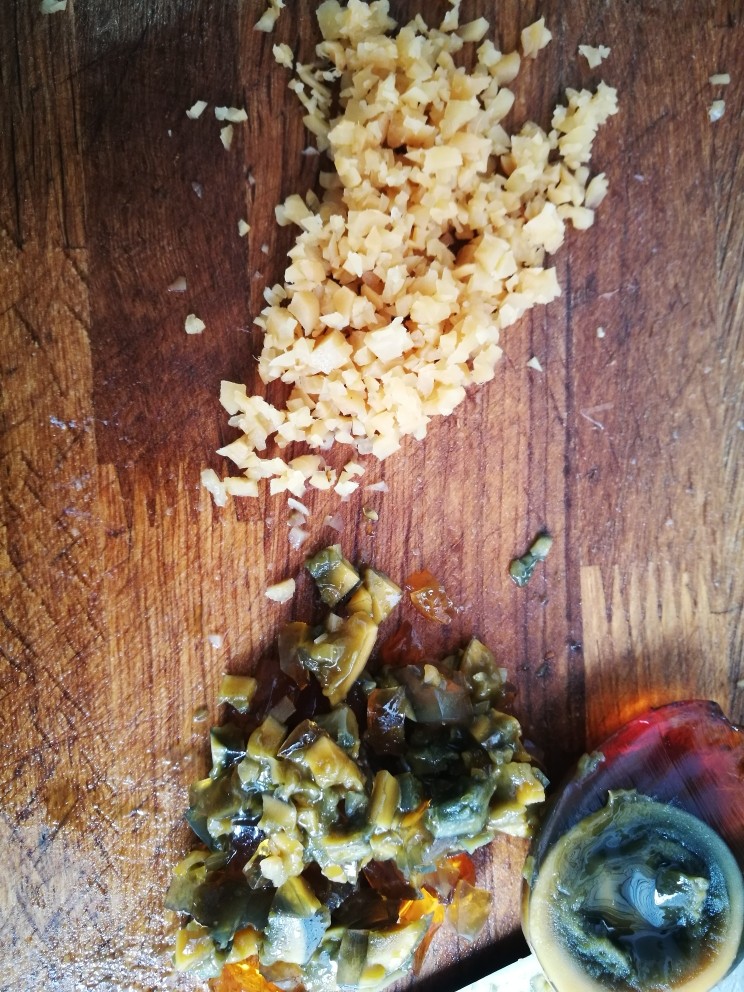 米其林皮蛋豆腐,切末
