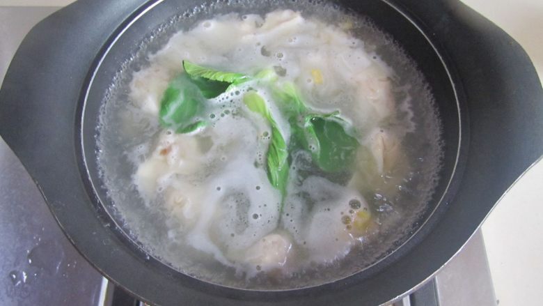 云吞面, 放入两颗菜心;
