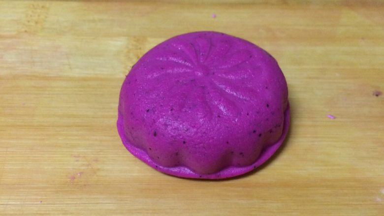 水果汁糯米饼,然后脱模,出来漂亮的花样模型