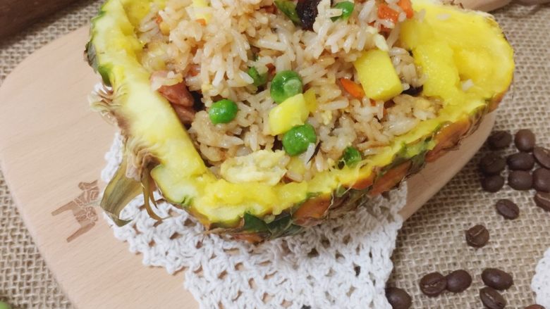 菠萝炒饭,凹造型