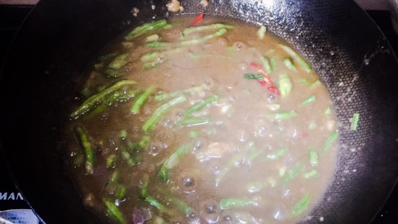#家常菜大比拼#蒜香老豆角烧粉丝,放入粉丝收汁、出锅