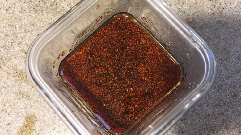 浅草鸡肝丼,最后加1汤匙<a style='color:red;display:inline-block;' href='/shicai/ 10588'>糖</a>和1茶匙耗油。拌匀,酱汁调好了。