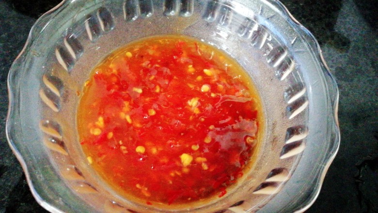 杂蔬烩鱿鱼,<a style='color:red;display:inline-block;' href='/shicai/ 7617'>甜辣酱</a>3汤勺,不怎么会辣哦,对于我不会吃辣的可以接受😂😂
