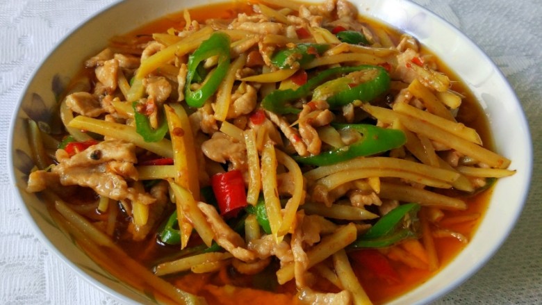 #家常菜大比拼#+青椒土豆肉丝