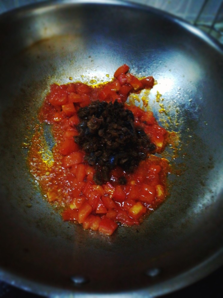 番茄肉酱意面,加肉酱。