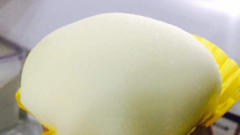 芒果雪媚娘,放入冰箱冷藏后食用口感更佳,白白胖胖的雪媚娘好啦。
