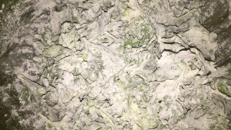 家常菜大比拼➕芹菜叶叶麦饭,抓均匀后