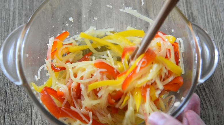 土豆最新的销魂吃法,好吃得根本停不下来!,均匀搅拌