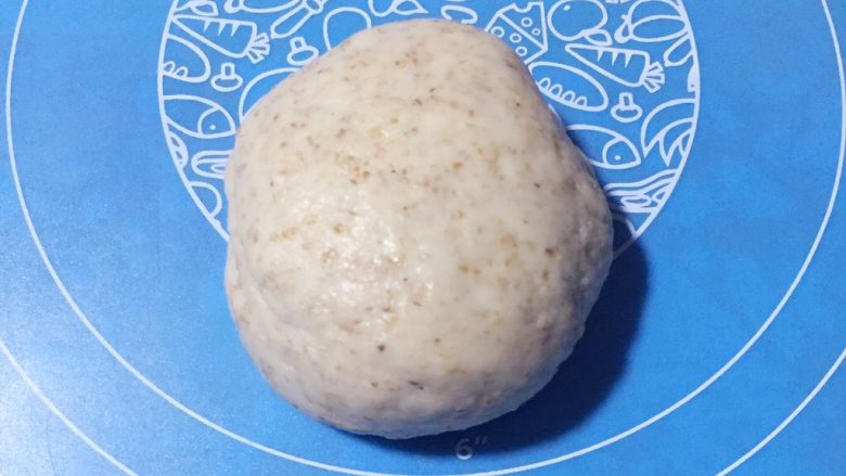 100%全麥麵包,我喜歡揉圓,喜歡長條形的也可以揉成條形