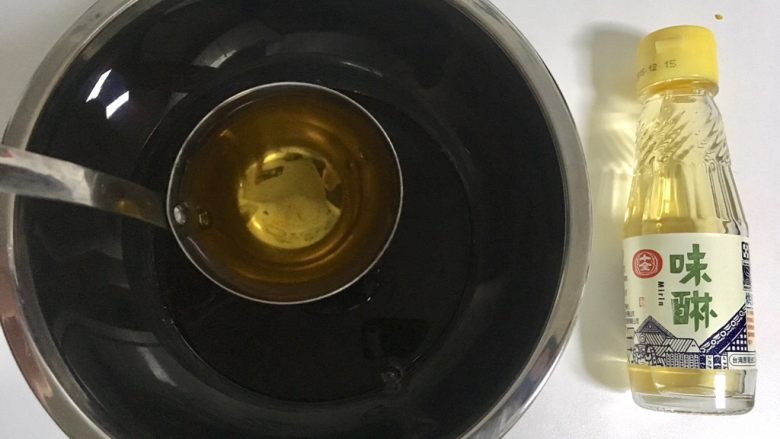 酱油卤蛋,1勺味淋(直接放小锅里)