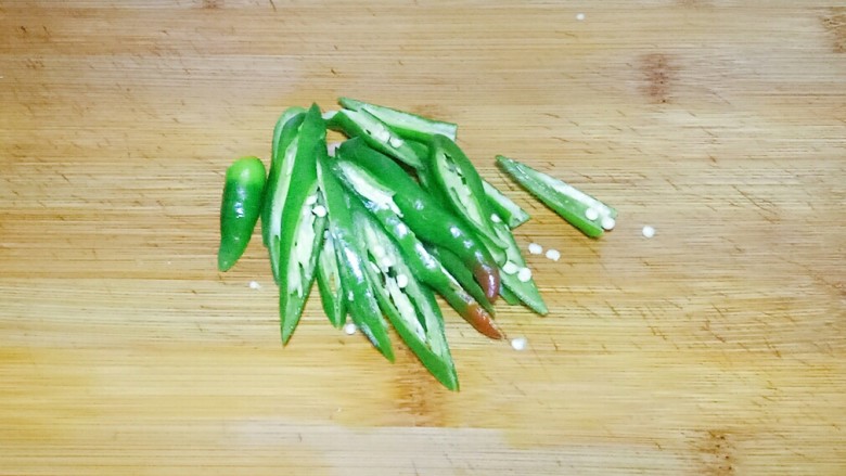 清炒洋葱,青椒斜刀切条