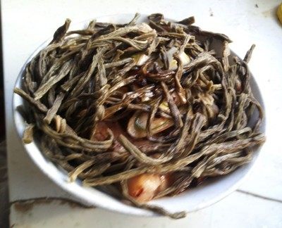 干豆角扣肉,再放上干豆角