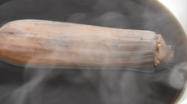 正宗“桂花糖藕”的做法,香甜软糯,大火煮沸后,转小火煮3小时
