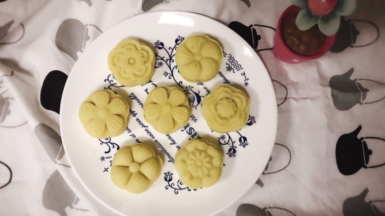 奶香绿豆糕 宝宝辅食,奶香绿豆糕就做好了～