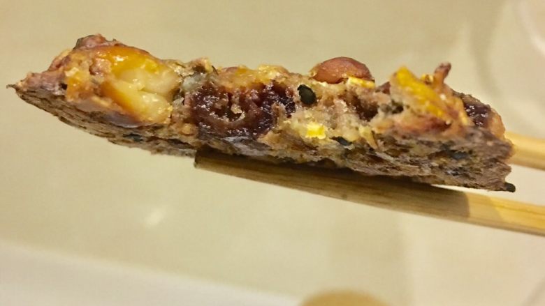 香蕉燕麦坚果饼,一口咬下,又香又软 酸酸甜甜……好吃!