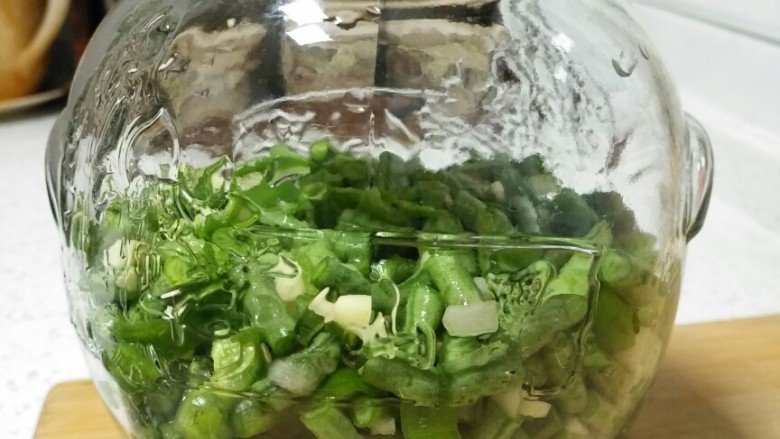 腌豆角酸,酸辣酸辣的豆角酸最是开胃解腻了!
