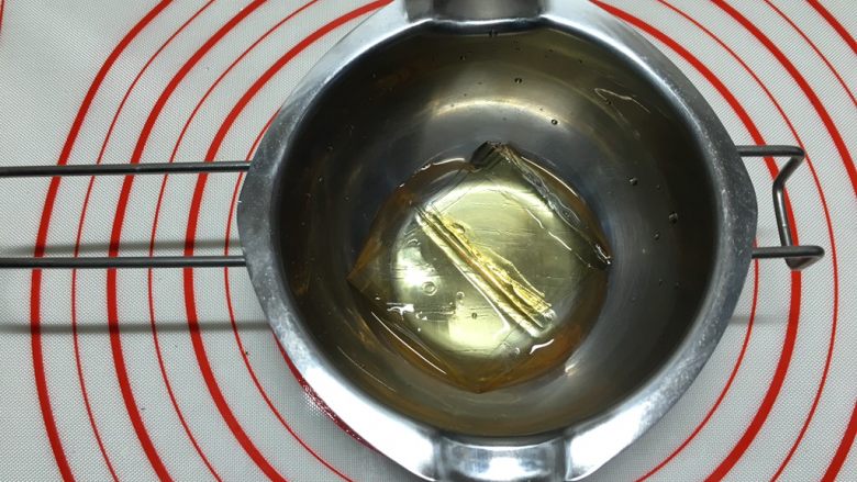 零基础酸奶慕斯杯,水比较少,吉利丁片剪小点再泡15分钟左右