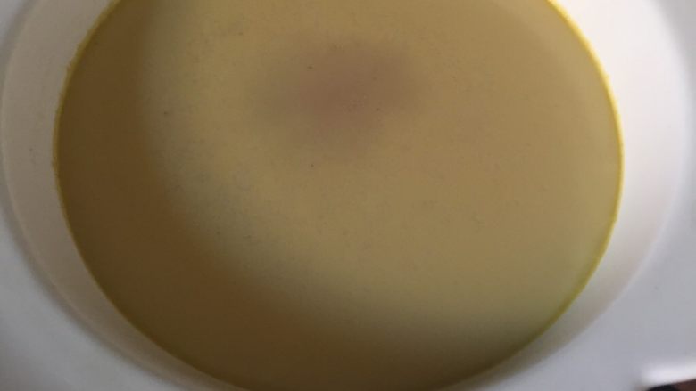 超滑嫩水蒸蛋,小火蒸10分钟关火闷两三分钟,蒸出来的鸡蛋非常细腻