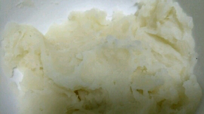 山药菠萝糯米饼,蒸熟后压成泥~
