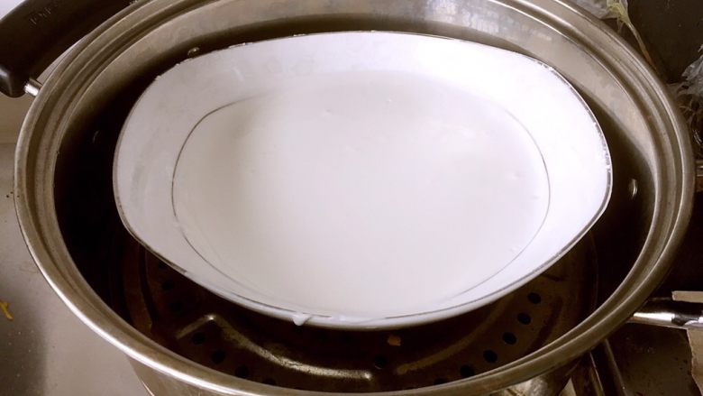 老北京小吃十三绝—驴打滚,冷水上锅,约蒸30min即可