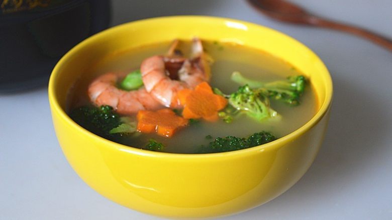 鲜虾蔬菜奶油汤,再次烧开,美味浓汤就做好了