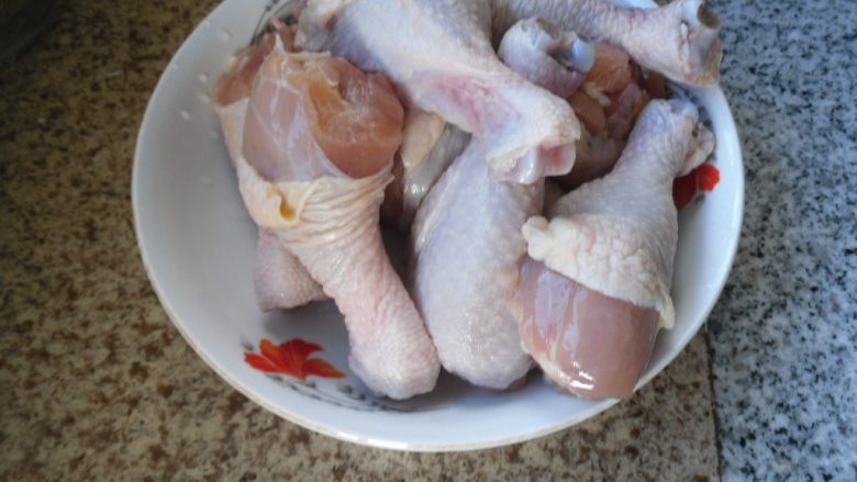 宫保鸡腿, 把鸡腿洗净