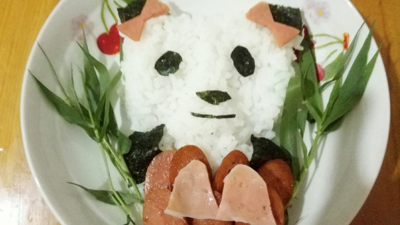 大熊猫饭团,放两片鱼卷