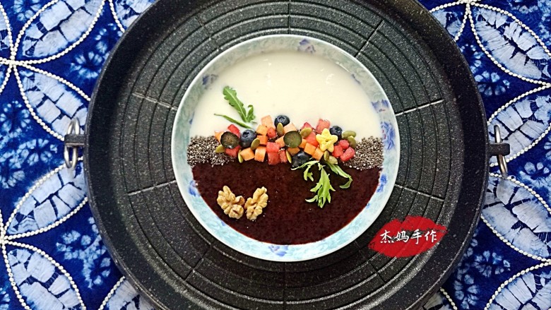 水果酸奶花样制作,镜像:酸奶+蓝莓+奇亚籽+西瓜+桃子+蛋奶星星+蔬菜+核桃