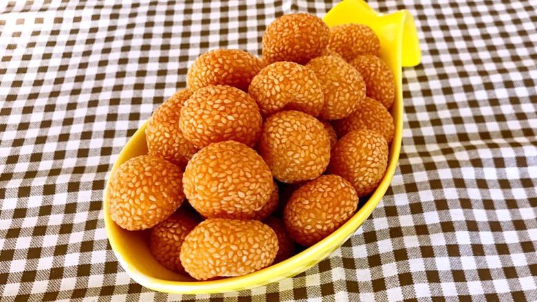 南瓜麻团,请吃吧!饱满,蓬松,香甜,酥脆,可口的南瓜麻团炸好了,好吃,真滴!