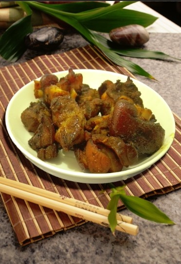 烤猪蹄,出锅上盘,吃😋😋😋