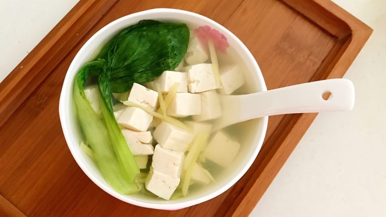 5分钟快手菜 适合减肥的油菜豆腐汤,油菜豆腐汤出锅了,清淡爽口!