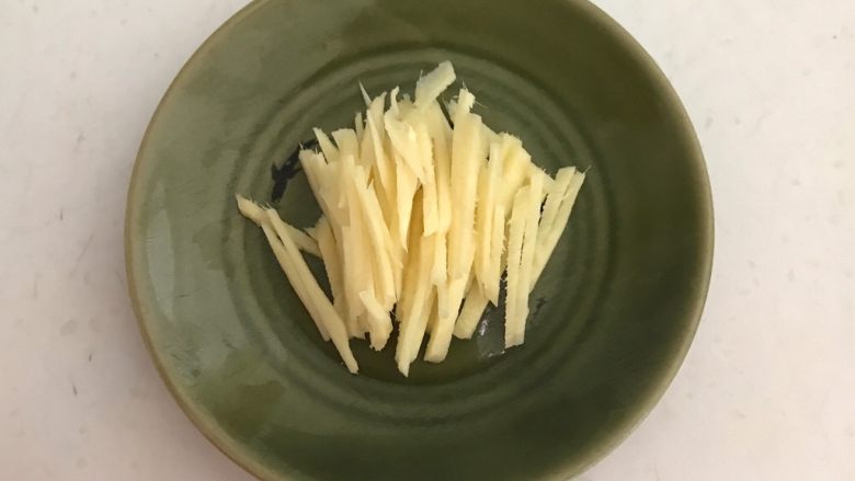 5分钟快手菜 适合减肥的油菜豆腐汤,切成丝