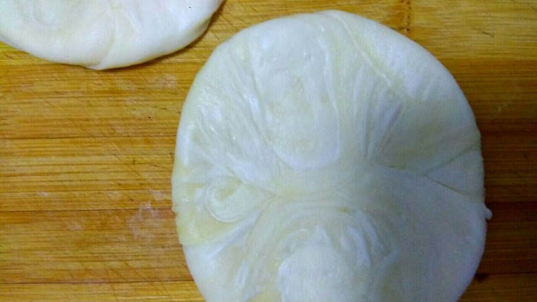 豆沙烧饼,擀成薄饼