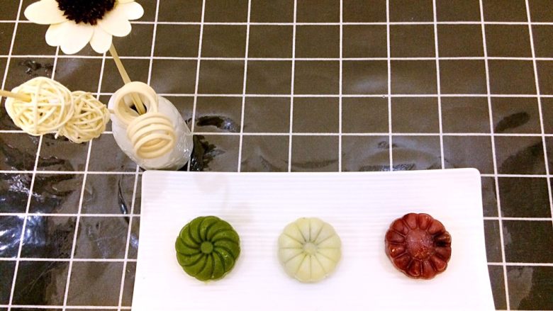 冰皮月饼,做好后放入冰箱冷藏，口感更好。