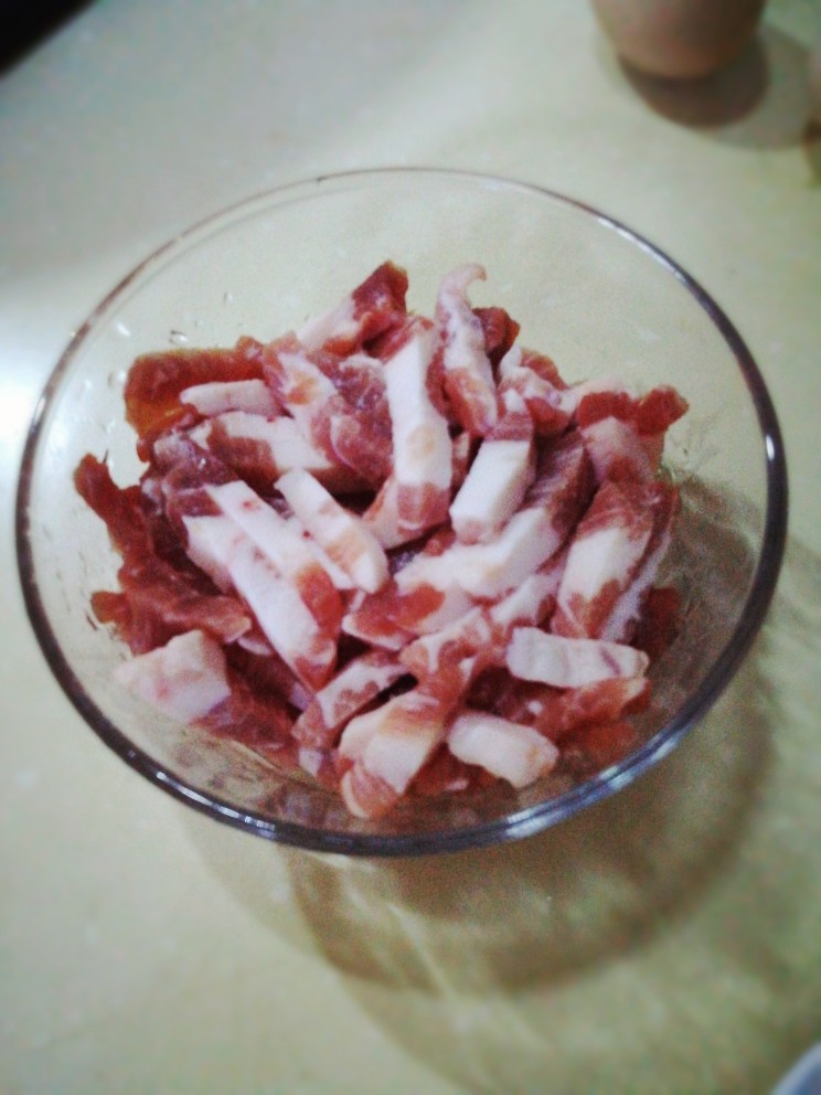 香干肉丝,<a style='color:red;display:inline-block;' href='/shicai/ 11240'>梅花肉</a>切丝