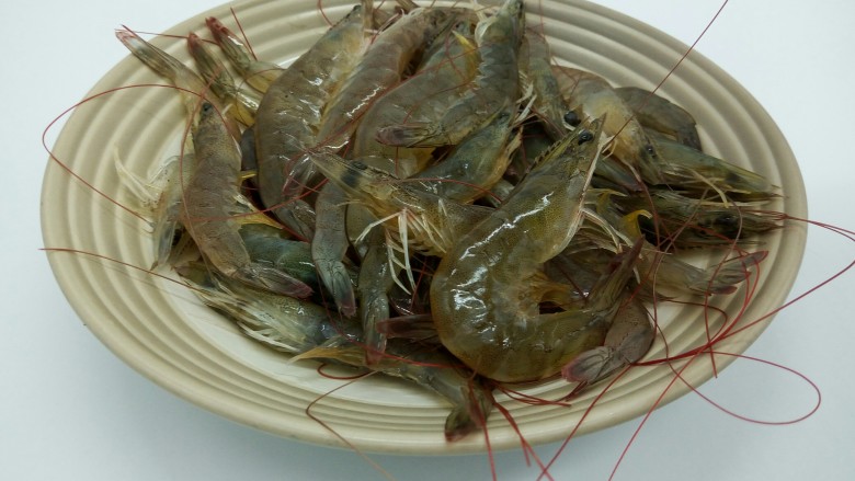 #咸味#海鲜香菇年糕汤,<a style='color:red;display:inline-block;' href='/shicai/ 295'>对虾</a>280克,活蹦乱跳的