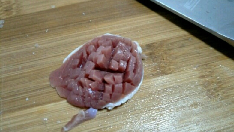 香辣鸡胗,切好的鸡胗~