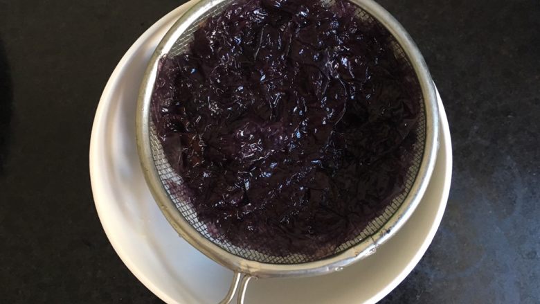 鲜肉酸辣混沌(内含混沌包法),<a style='color:red;display:inline-block;' href='/shicai/ 273'>紫菜</a>洗净沥干水。