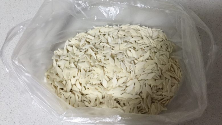 扁豆面旗子,买回来的面旗子;