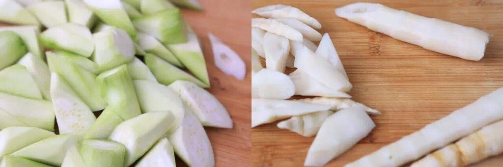 浓情蜜意是昨天的往事,简简单单做好每一顿现在的事!,竹笋切滚刀状(现在过了春笋的季节,冬笋又未到,但是在想吃,所以买的超市真空包装的春笋。)