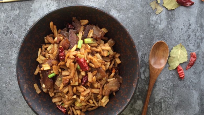 地道的湘菜:萝卜干炒腊肉,
