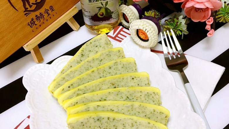 豆腐虾糕,常温后脱模切块(条、片状均可)食用
