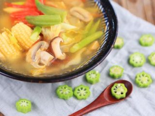 常见蔬菜熬出一锅鲜，让你餐桌上的汤不再单调！