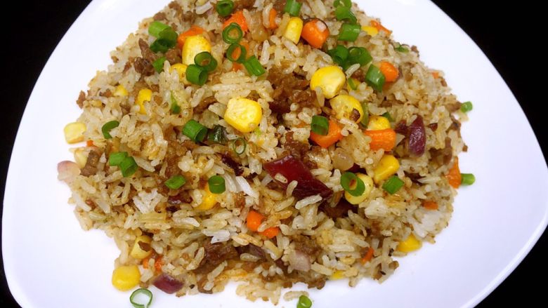 沙茶牛肉饭,翻炒均匀后即可关火起锅,装盘