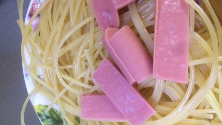 简易意大利面,捞出备用。