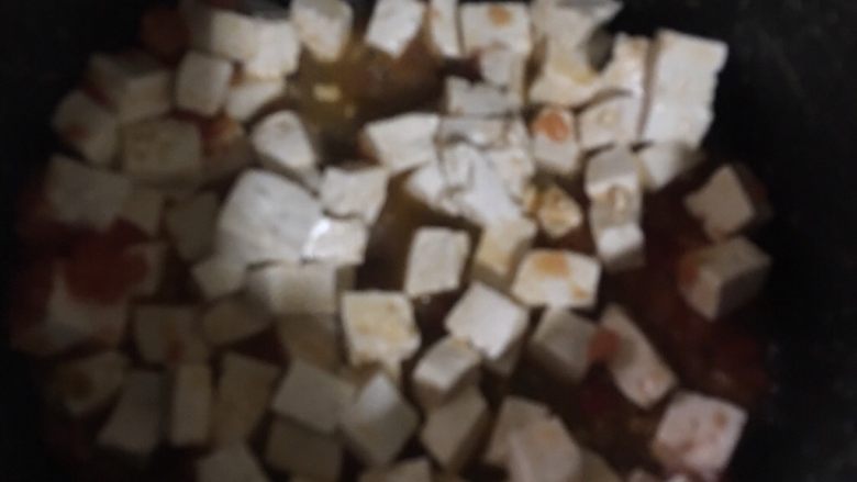 番茄豆腐 宝宝辅食7M+,加入豆腐继续翻炒