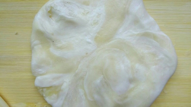 肉馅烧饼,擀成薄皮