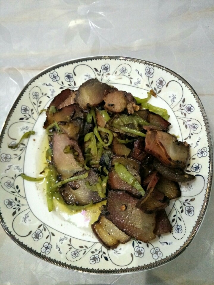 尖椒炒腊肉