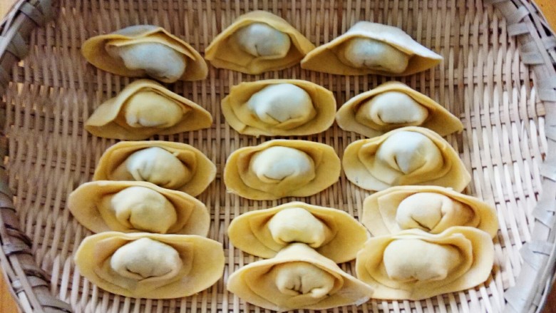 南瓜蒸饺,开始包饺子